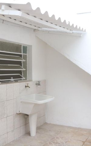 Casa para alugar com 80m², 2 quartos e 1 vagaÁrea de Serviço