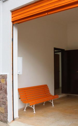 Casa para alugar com 80m², 2 quartos e 1 vagaFachada