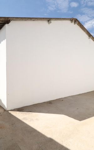 Casa para alugar com 82m², 2 quartos e 5 vagasFachada
