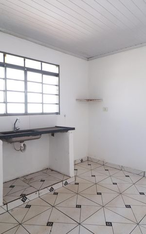 Casa para alugar com 82m², 2 quartos e 5 vagasCozinha