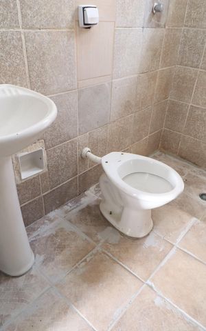 Casa para alugar com 82m², 2 quartos e 5 vagasBanheiro Social