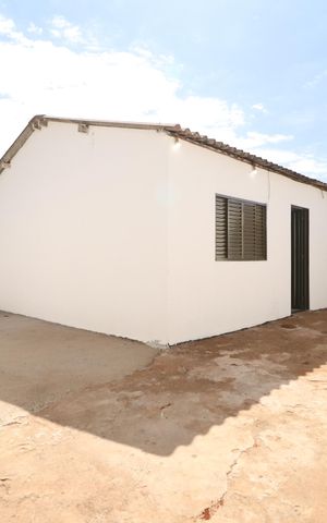 Casa para alugar com 82m², 2 quartos e 5 vagasFachada