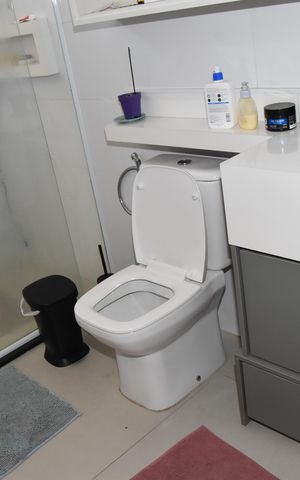 Casa à venda com 170m², 2 quartos e 2 vagas Casa à venda com 170m², 2 quartos e 2 vagasBanheiro Social
