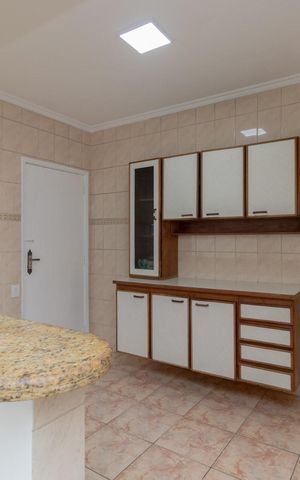 Apartamento para alugar com 151m², 4 quartos e 2 vagas Apartamento para alugar com 151m², 4 quartos e 2 vagasCopa