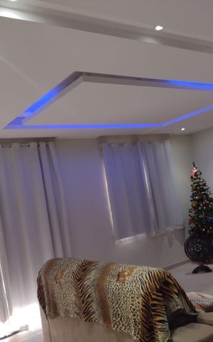Casa à venda com 230m², 3 quartos e 2 vagas Casa à venda com 230m², 3 quartos e 2 vagasSala