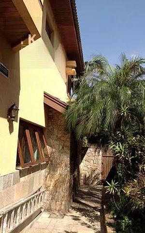 Casa à venda com 450m², 4 quartos e 9 vagas