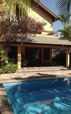 Casa à venda com 450m², 4 quartos e 9 vagas