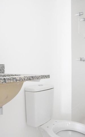 Apartamento à venda com 82m², 3 quartos e 2 vagasBanheiro da suíte