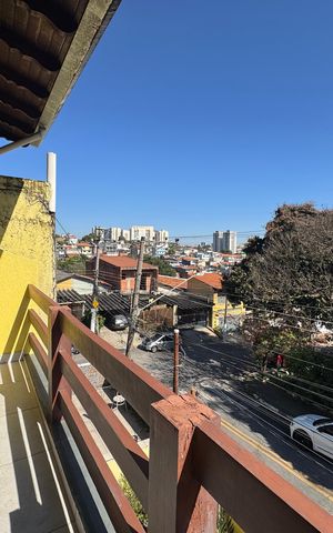 Casa à venda com 200m², 3 quartos e 4 vagas Casa à venda com 200m², 3 quartos e 4 vagasVaranda suíte 3