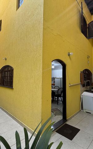 Casa à venda com 200m², 3 quartos e 4 vagas Casa à venda com 200m², 3 quartos e 4 vagasQuintal