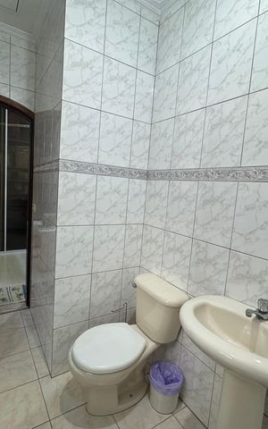 Casa à venda com 200m², 3 quartos e 4 vagas Casa à venda com 200m², 3 quartos e 4 vagasBanheiro da Suíte 2