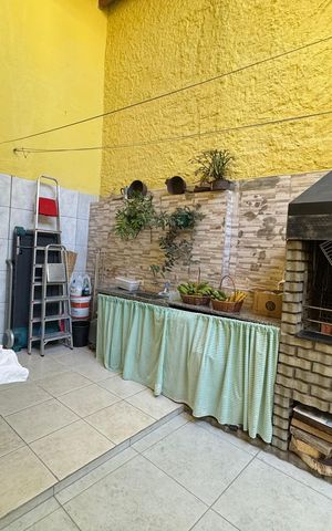 Casa à venda com 200m², 3 quartos e 4 vagas Casa à venda com 200m², 3 quartos e 4 vagasChurrasqueira