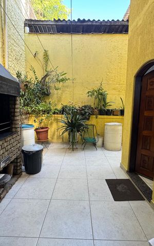 Casa à venda com 200m², 3 quartos e 4 vagas Casa à venda com 200m², 3 quartos e 4 vagasChurrasqueira