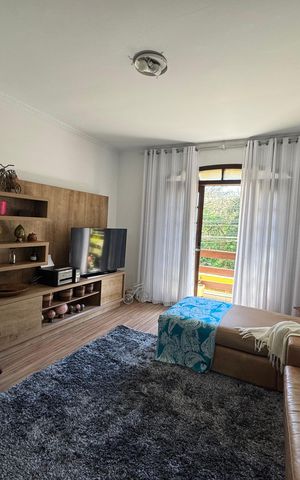 Casa à venda com 200m², 3 quartos e 4 vagas Casa à venda com 200m², 3 quartos e 4 vagasSala