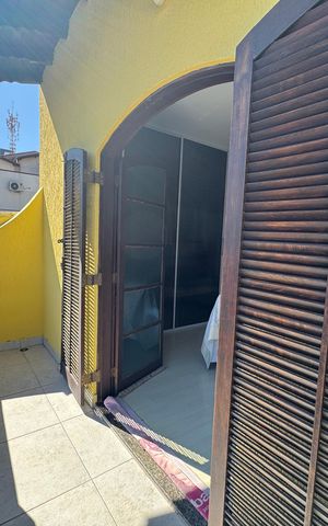 Casa à venda com 200m², 3 quartos e 4 vagas Casa à venda com 200m², 3 quartos e 4 vagasVaranda suíte 3