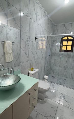 Casa à venda com 200m², 3 quartos e 4 vagas Casa à venda com 200m², 3 quartos e 4 vagasBanheiro da Suíte 3