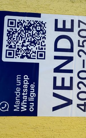 Casa à venda com 200m², 3 quartos e 4 vagas Casa à venda com 200m², 3 quartos e 4 vagasPLACA GRANDE