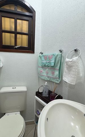 Casa à venda com 200m², 3 quartos e 4 vagas Casa à venda com 200m², 3 quartos e 4 vagasLavabo