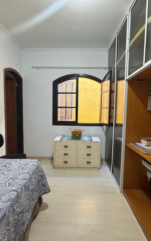 Casa à venda com 200m², 3 quartos e 4 vagas Casa à venda com 200m², 3 quartos e 4 vagasSuíte 2