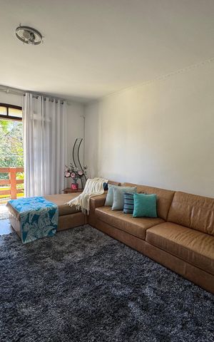 Casa à venda com 200m², 3 quartos e 4 vagas Casa à venda com 200m², 3 quartos e 4 vagasSala