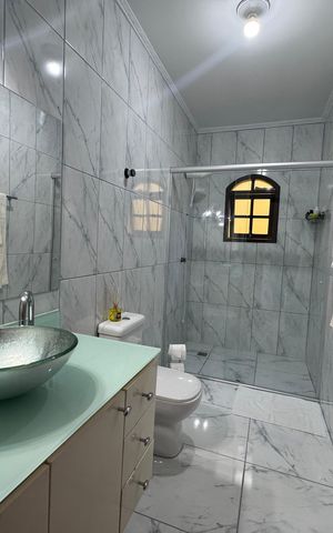 Casa à venda com 200m², 3 quartos e 4 vagas Casa à venda com 200m², 3 quartos e 4 vagasBanheiro da Suíte 3