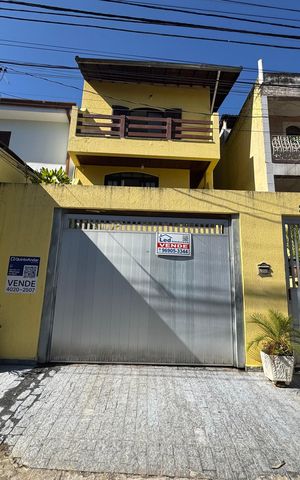 Casa à venda com 200m², 3 quartos e 4 vagas Casa à venda com 200m², 3 quartos e 4 vagasPLACA GRANDE