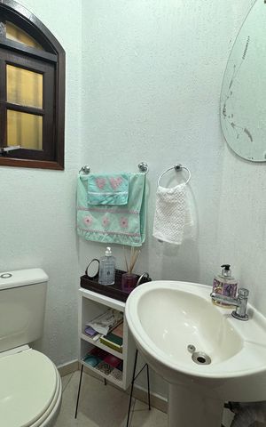 Casa à venda com 200m², 3 quartos e 4 vagas Casa à venda com 200m², 3 quartos e 4 vagasLavabo