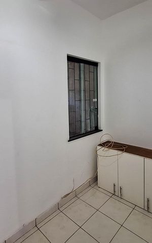 Casa de condomínio à venda com 546m², 3 quartos e 2 vagas Casa de condomínio à venda com 546m², 3 quartos e 2 vagasQuarto de Serviço