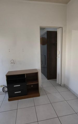 Casa à venda com 100m², 2 quartos e 1 vaga Casa à venda com 100m², 2 quartos e 1 vagaSala