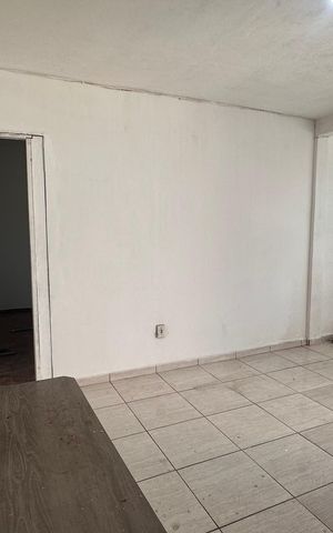 Casa para alugar com 100m², 2 quartos e 1 vaga Casa para alugar com 100m², 2 quartos e 1 vagaSala