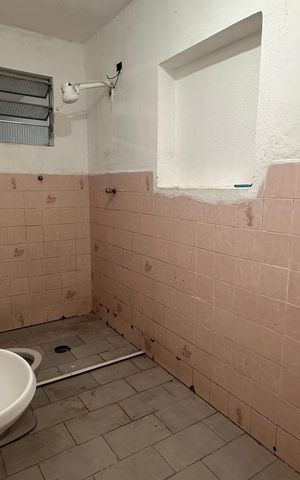 Casa para alugar com 100m², 2 quartos e 1 vaga Casa para alugar com 100m², 2 quartos e 1 vagaBanheiro social