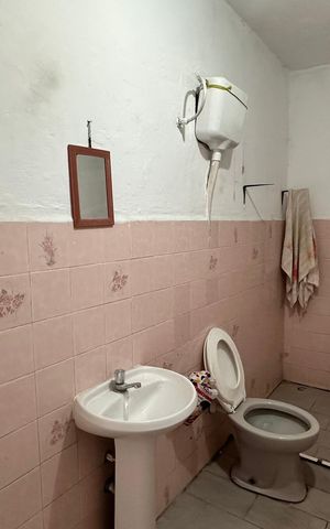 Casa para alugar com 100m², 2 quartos e 1 vaga Casa para alugar com 100m², 2 quartos e 1 vagaBanheiro social