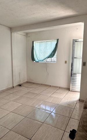 Casa para alugar com 100m², 2 quartos e 1 vaga Casa para alugar com 100m², 2 quartos e 1 vagaSala