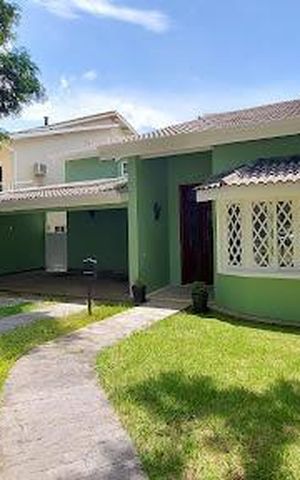 Casa à venda com 266m², 3 quartos e 4 vagas