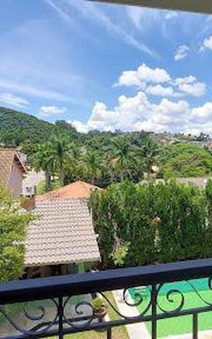Casa à venda com 266m², 3 quartos e 4 vagas