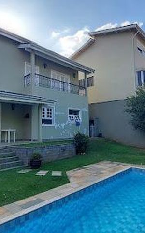 Casa à venda com 266m², 3 quartos e 4 vagas