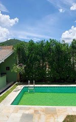 Casa à venda com 266m², 3 quartos e 4 vagas