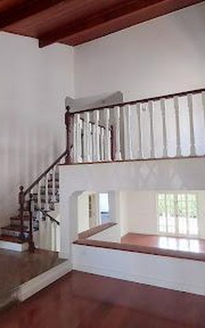 Casa à venda com 266m², 3 quartos e 4 vagas