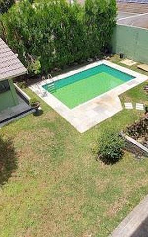 Casa à venda com 266m², 3 quartos e 4 vagas
