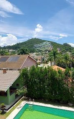 Casa à venda com 266m², 3 quartos e 4 vagas