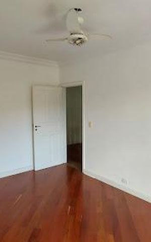 Casa à venda com 266m², 3 quartos e 4 vagas