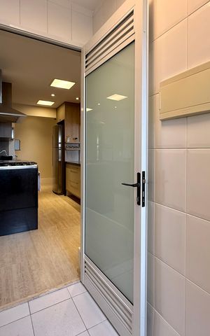 Apartamento para alugar com 143m², 3 quartos e 3 vagas Apartamento para alugar com 143m², 3 quartos e 3 vagasÁrea de Serviço