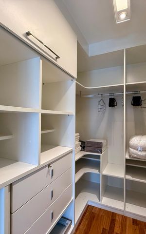Apartamento para alugar com 143m², 3 quartos e 3 vagas Apartamento para alugar com 143m², 3 quartos e 3 vagasCloset Suíte 3