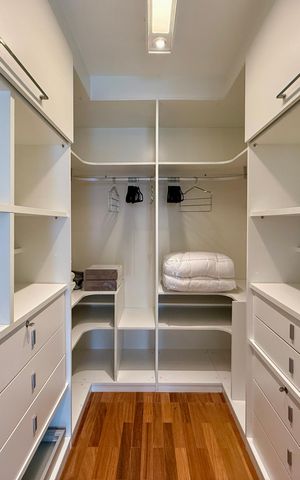 Apartamento para alugar com 143m², 3 quartos e 3 vagas Apartamento para alugar com 143m², 3 quartos e 3 vagasCloset Suíte 3