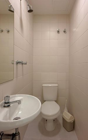 Apartamento para alugar com 143m², 3 quartos e 3 vagas Apartamento para alugar com 143m², 3 quartos e 3 vagasBanheiro de Serviço