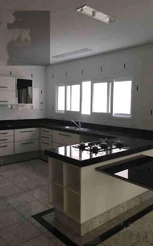 Casa à venda com 500m², 2 quartos e 3 vagas