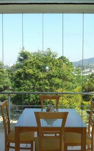 Casa à venda com 570m², 4 quartos e 6 vagas
