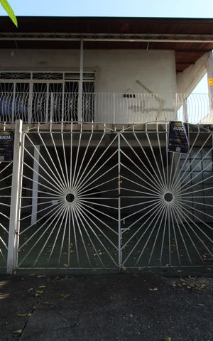 Casa para alugar com 512m², 3 quartos e 6 vagasFachada