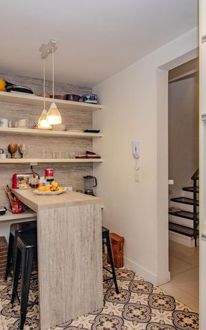 Casa de condomínio à venda com 156m², 4 quartos e 2 vagas Casa de condomínio à venda com 156m², 4 quartos e 2 vagasCozinha e Área de Serviço
