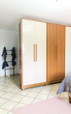 Casa à venda com 300m², 3 quartos e 3 vagas Casa à venda com 300m², 3 quartos e 3 vagasSuíte